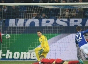 包含柏林赫塔客场逆转胜利，逼近中游位置的词条